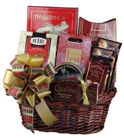 traditional christmas gift basket250